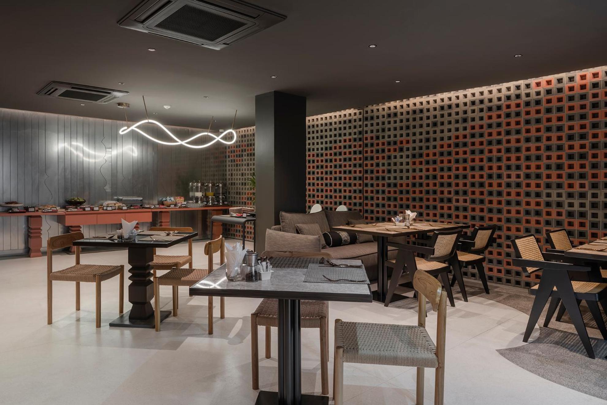 Lilit Bang Lumphu Hotel Bangkok Exterior photo